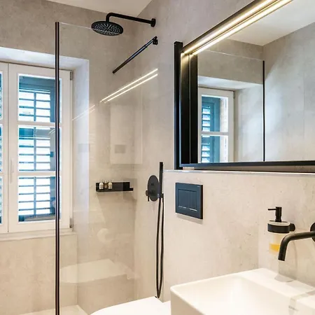 Lägenhet Agape Old Town-luxury Two Bedroom *